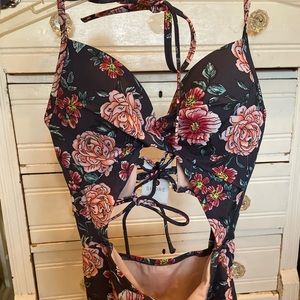 One piece bathing suit